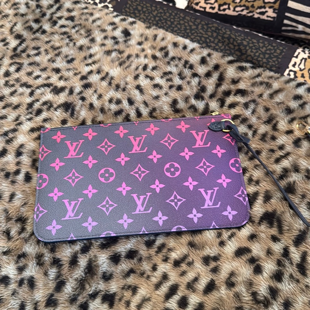 Authentic Louis Vuitton Monogram Empreinte Leather Wristlet